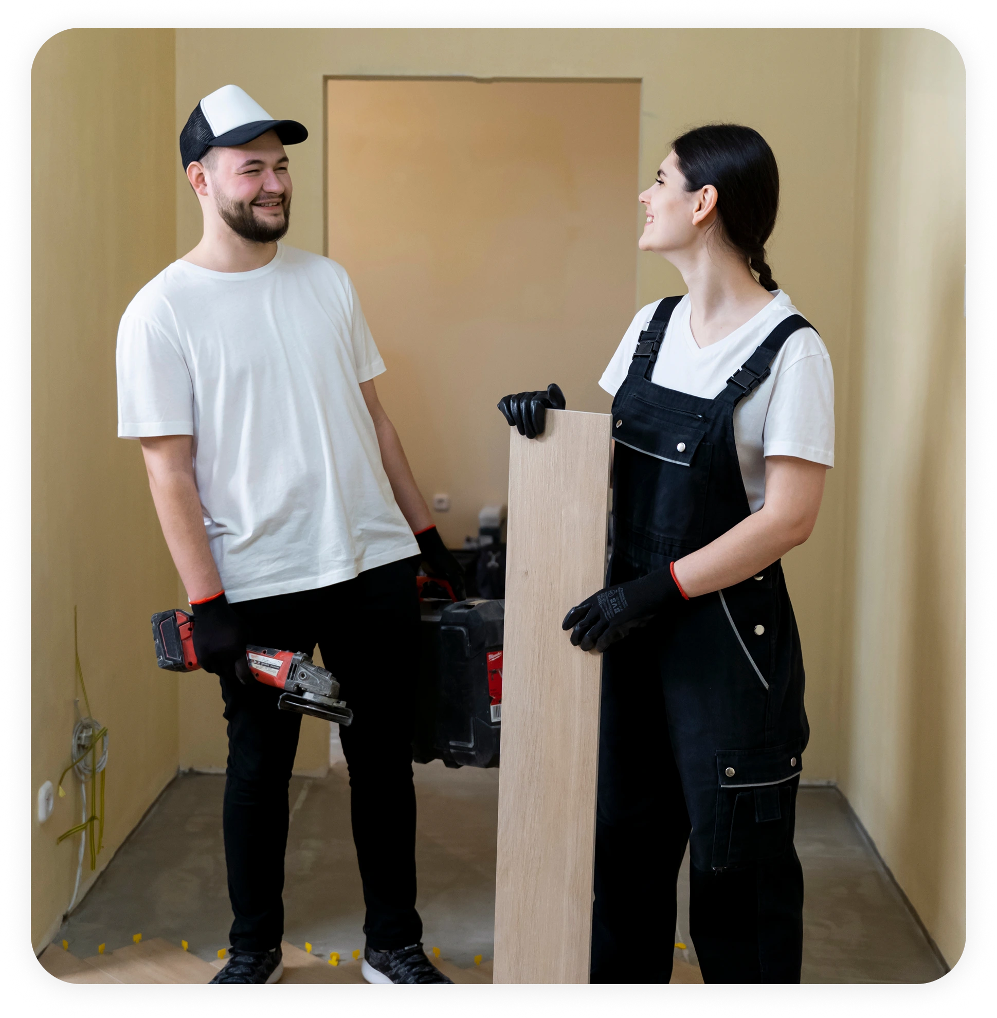 professional wallpaper installer